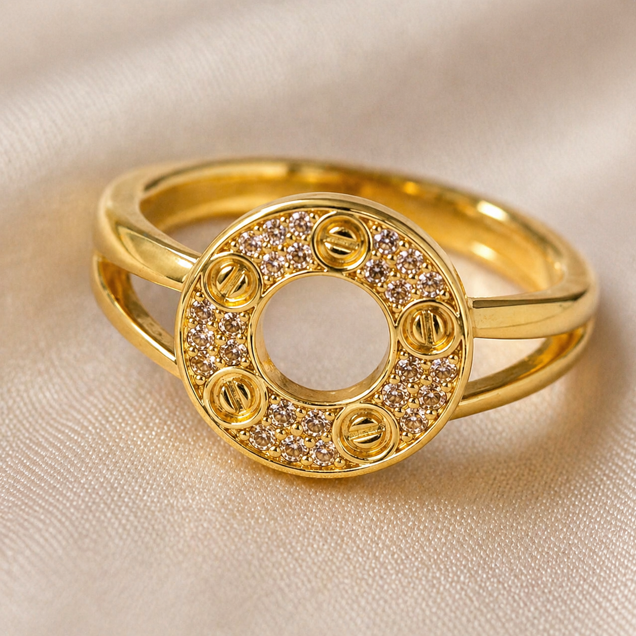 Luxe Halo Pavé Ring