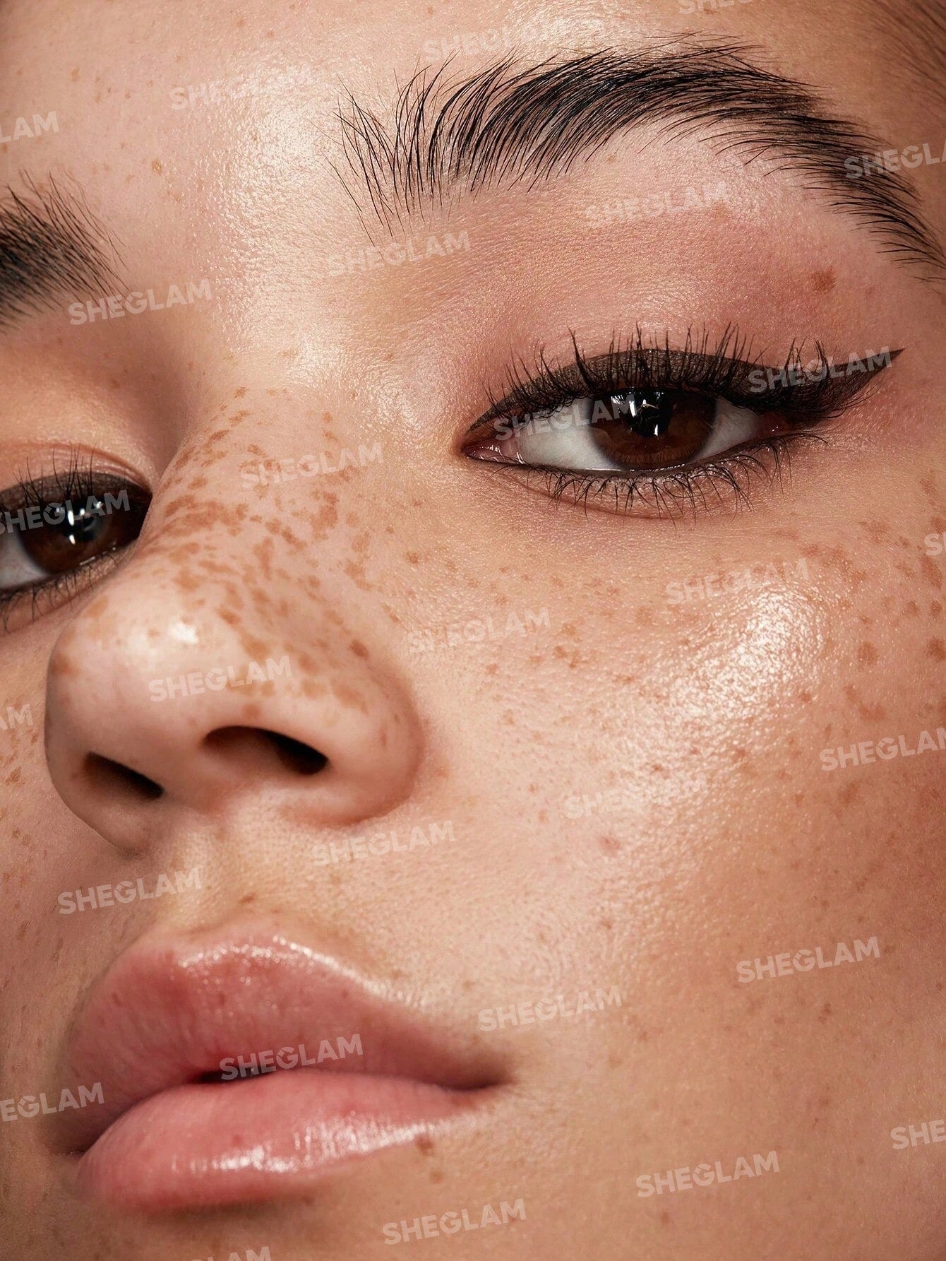 SHEGLAM Long-Lasting Liquid Eyeliner