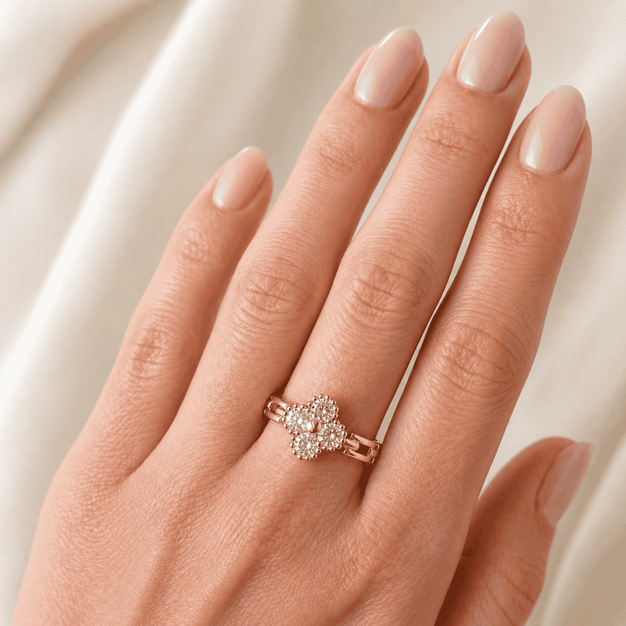 Luna Clover Ring