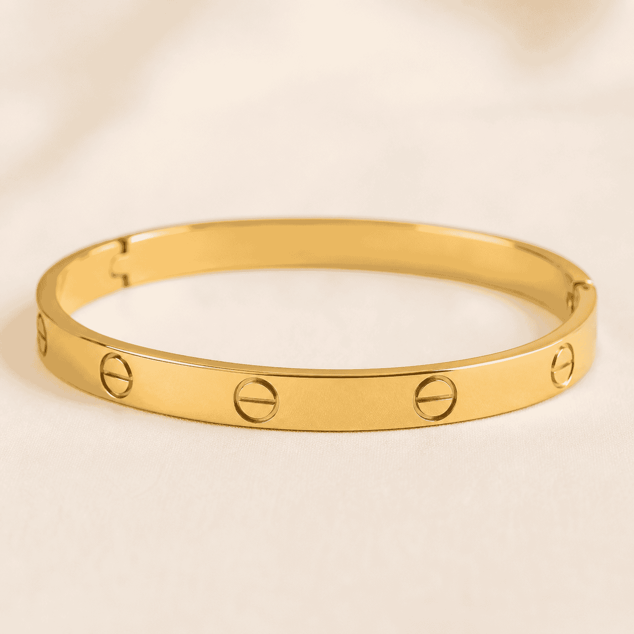 Amour Gold Bangle