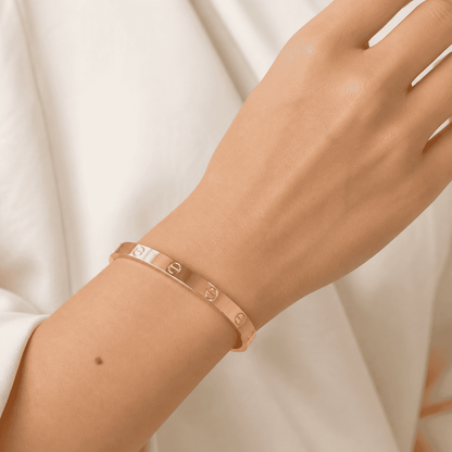 Amour Gold Bangle