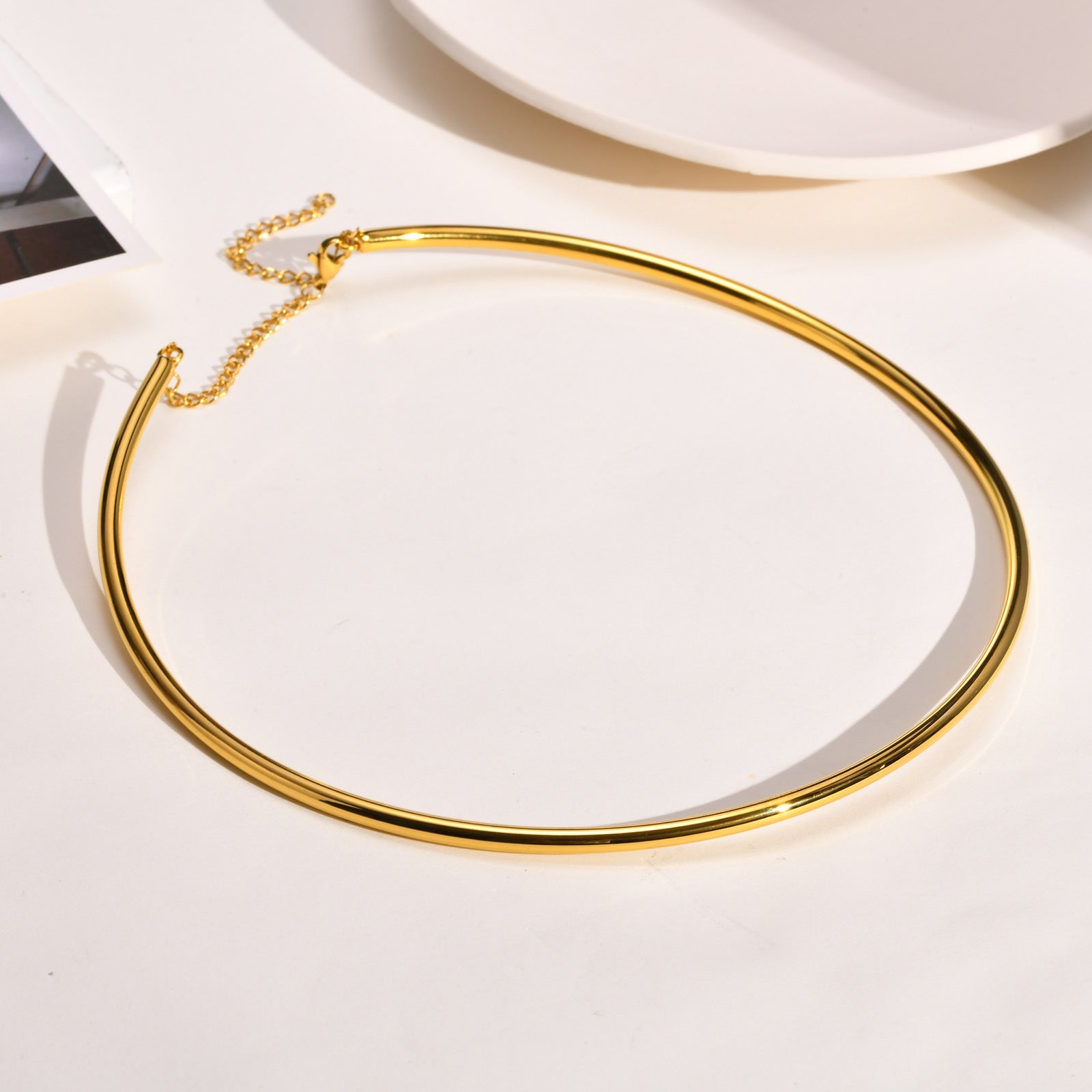 Lunar 18K Gold-Plated Collar – Moonlit Elegance