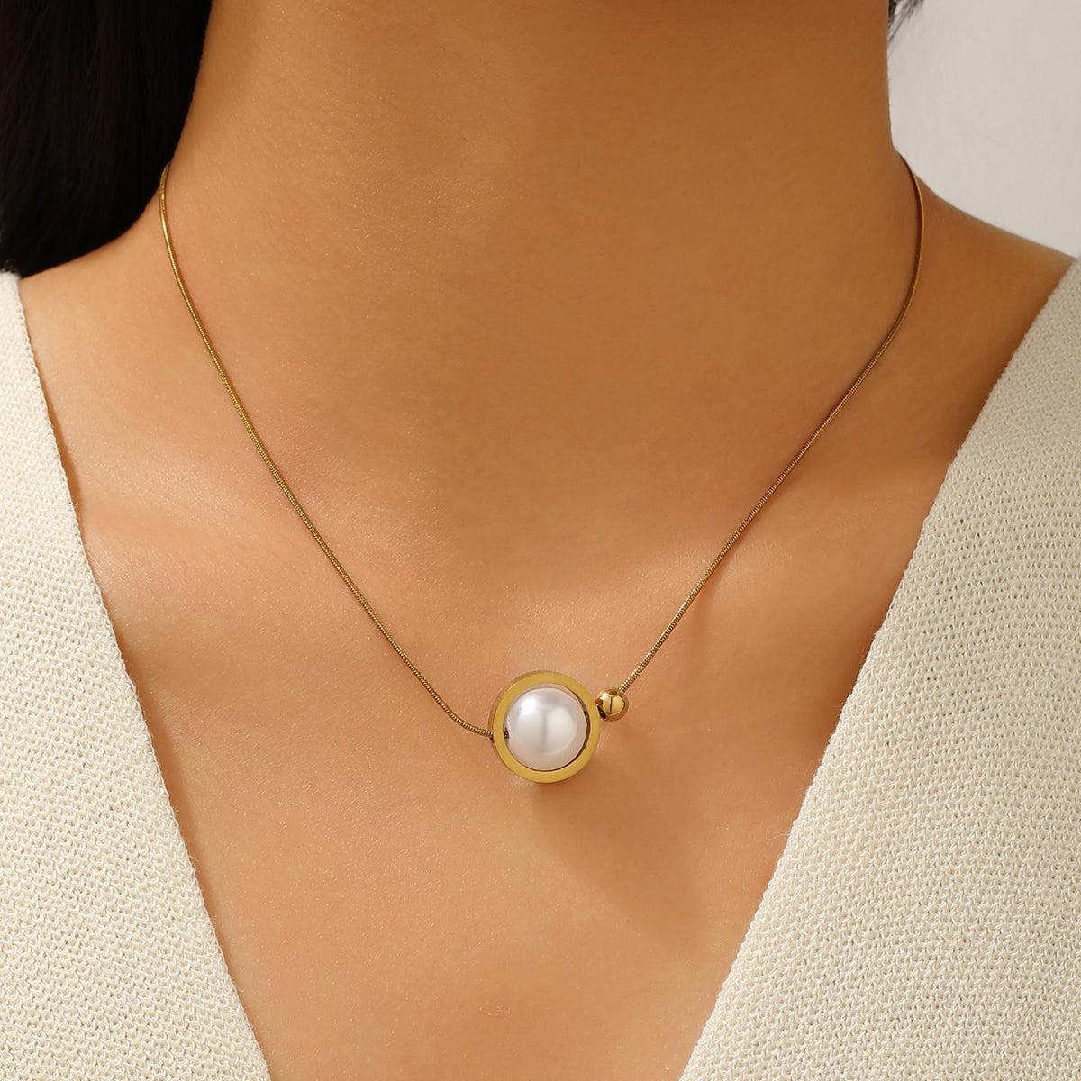 The Essential Pearl Necklace