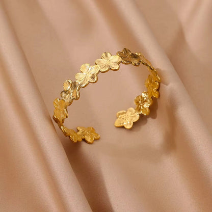 Gilded Petal 18K Gold-Plated Bracelet – Floral Grace