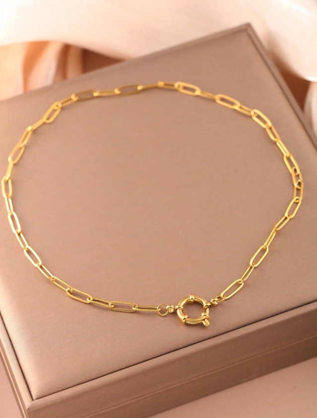 Minimal Luxe Circle Necklace