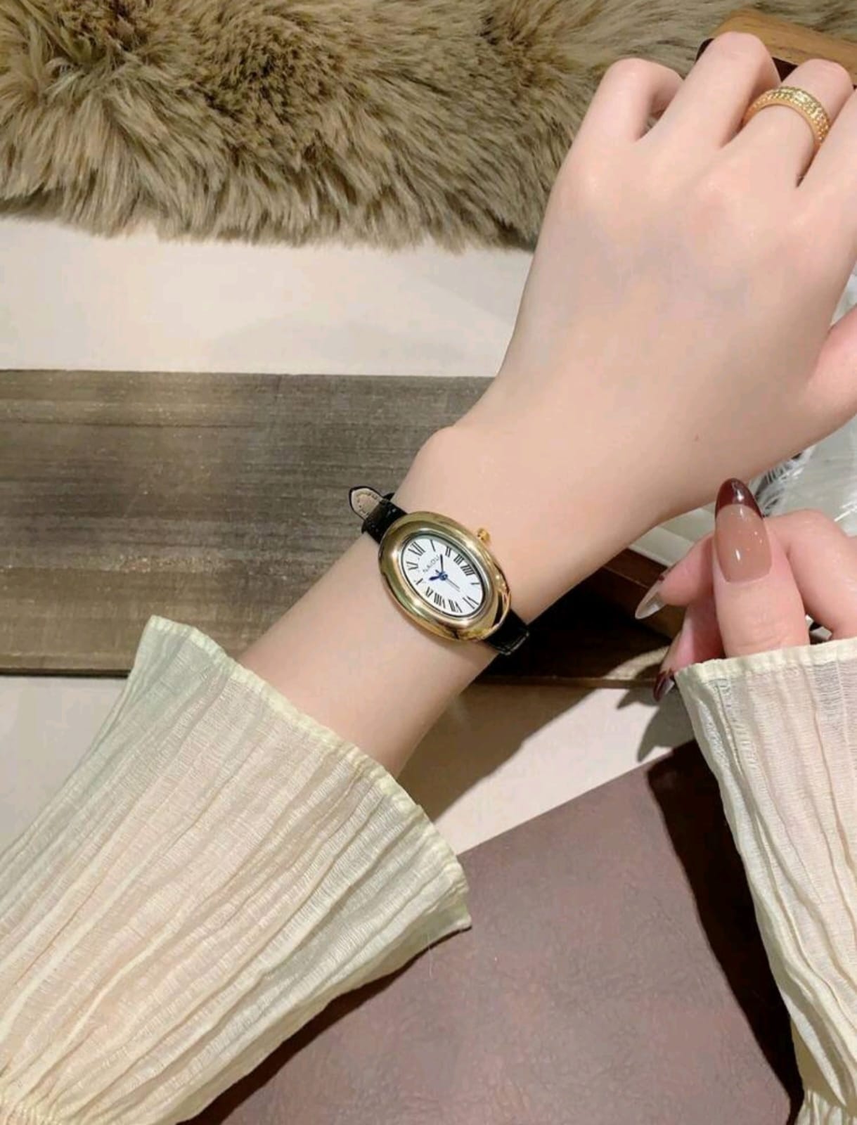 Elegant Vintage Oval Quartz Watch (Multiple Styles Available)
