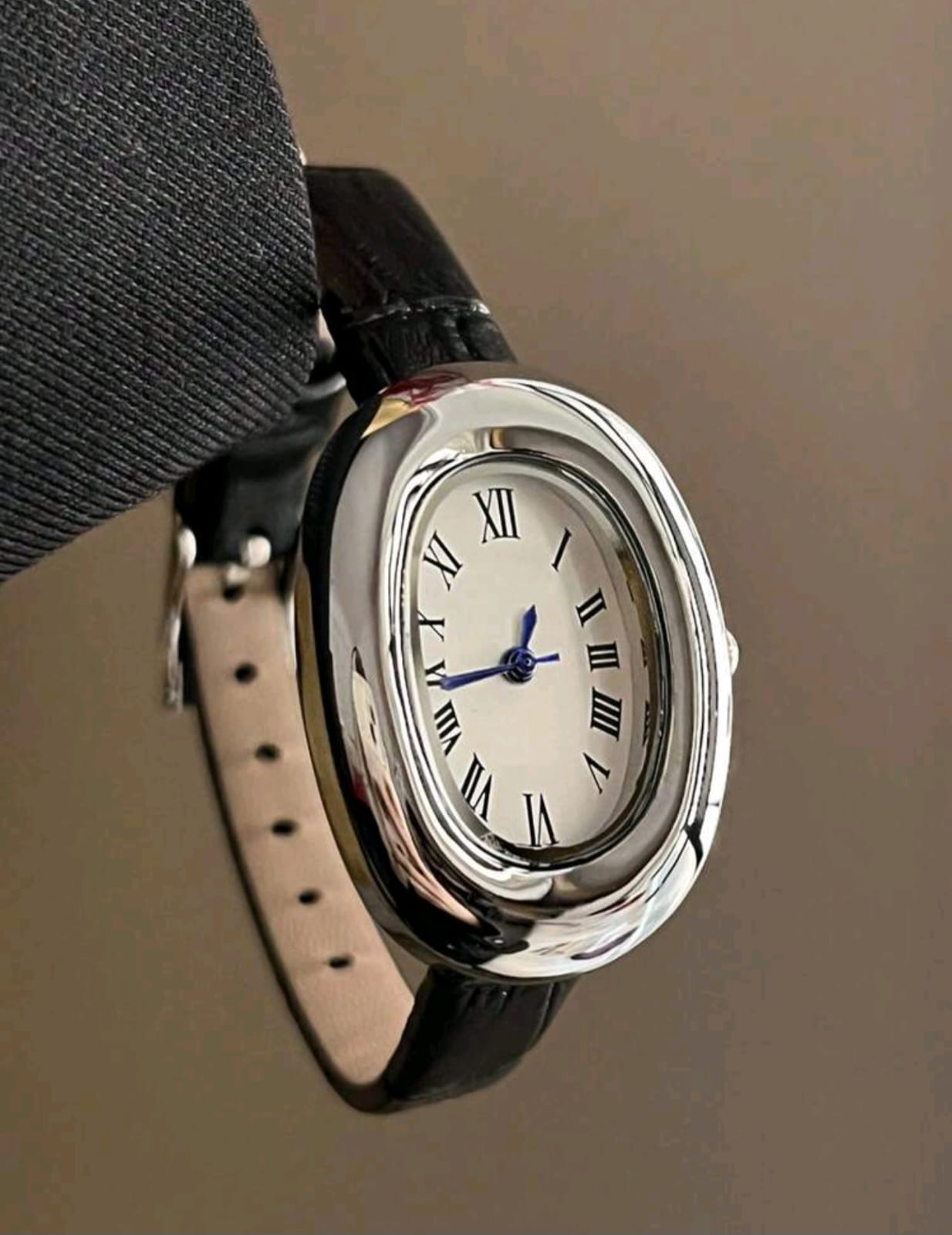 Elegant Vintage Oval Quartz Watch (Multiple Styles Available)